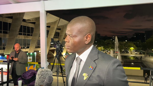 Ministro das Relações Exteriores e Cooperação da África do Sul, Ronald Lamola, durante coletiva de imprensa. Rio de Janeiro, 6 de julho de 2025 - Sputnik Brasil