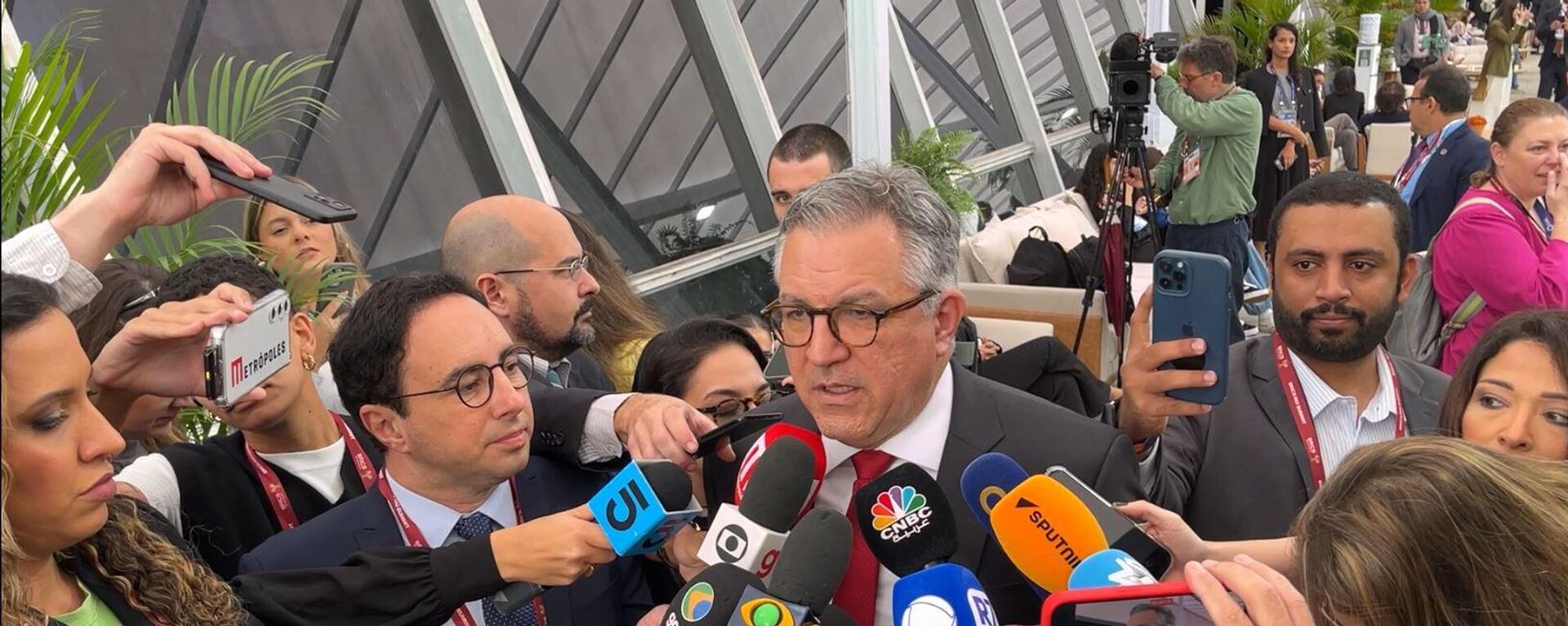Alexandre Padilha, ministro da Saúde do Brasil, fala com a imprensa durante a 17ª Cúpula do BRICS, no Rio de Janeiro. Brasil, 7 de julho de 2025 - Sputnik Brasil, 1920, 07.07.2025