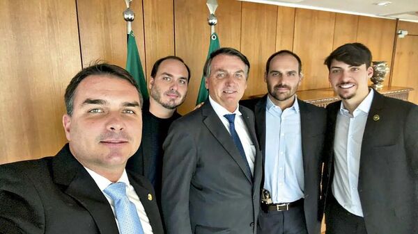 Trump sai em defesa de Bolsonaro, e família celebra: 'Não será a única novidade' - Sputnik Brasil