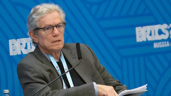 Paulo Nogueira Batista Jr. durante seminário sobre o aprimoramento do sistema monetário e financeiro dos países do BRICS. Rússia, 2024 - Sputnik Brasil