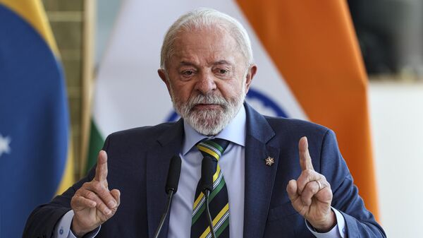 O presidente Luiz Inácio Lula da Silva discursa junto do primeiro-ministro da Índia, Narendra Modi, em cerimônia oficial no Palácio da Alvorada, Brasília, em 8 de julho de 2025 - Sputnik Brasil