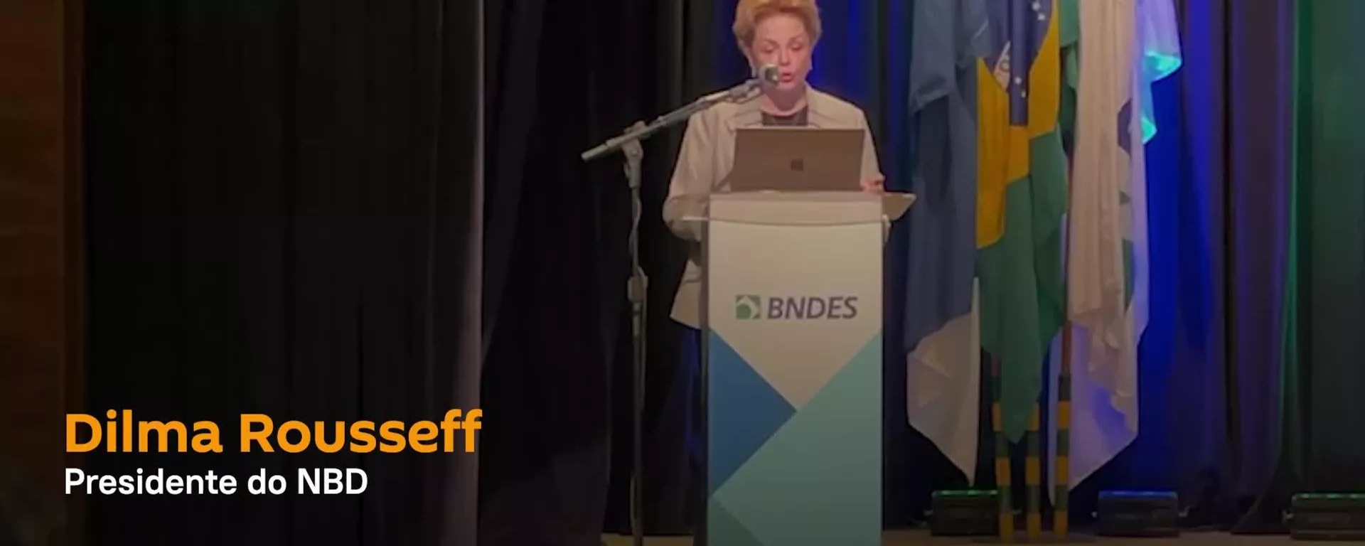 Dilma defende uso de moedas locais para reduzir riscos em financiamentos de longo prazo Dilma defende uso de moedas locais para reduzir riscos em financiamentos de longo prazo - Sputnik Brasil, 1920, 09.07.2025