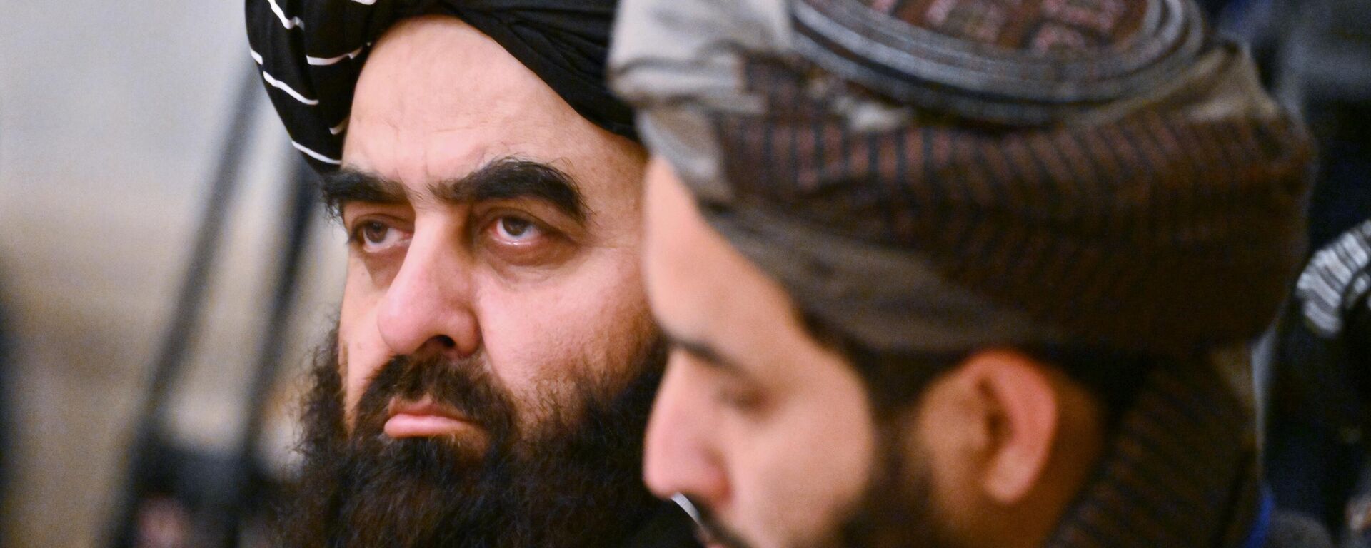 Ministro interino das Relações Exteriores do Afeganistão e membro da liderança do movimento Talibã, Amir Khan Muttaqi, na 6ª reunião do formato de Moscou de consultas sobre o Afeganistão, em 4 de outubro de 2024 - Sputnik Brasil, 1920, 11.07.2025