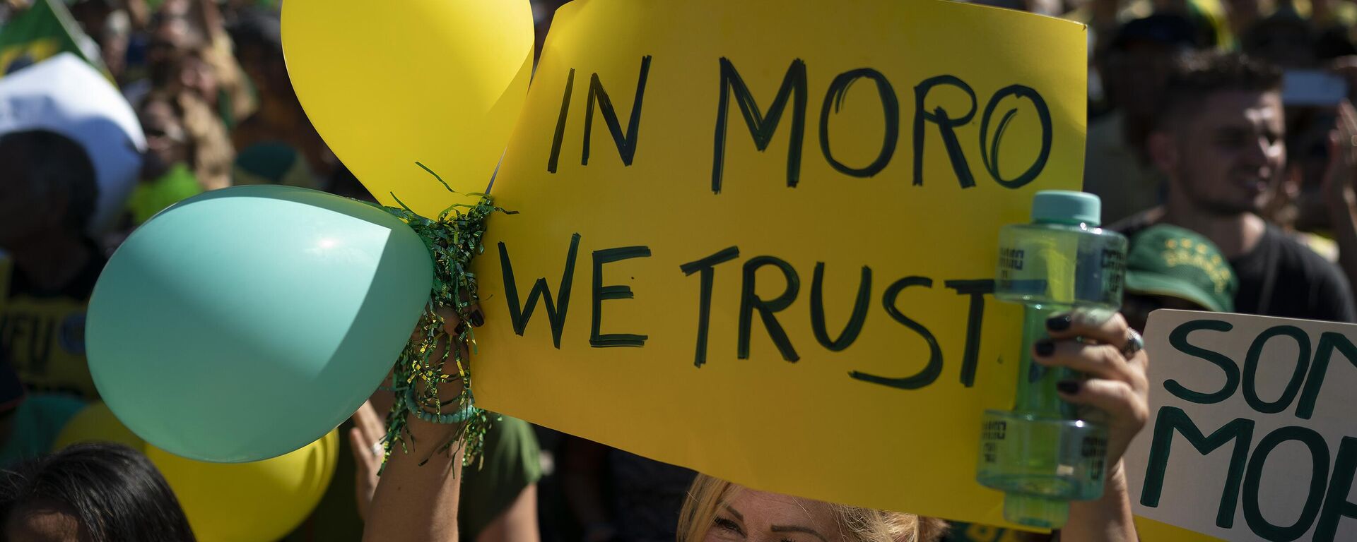 Manifestação na praia de Copacabana, em junho de 2019 - Sputnik Brasil, 1920, 14.07.2025