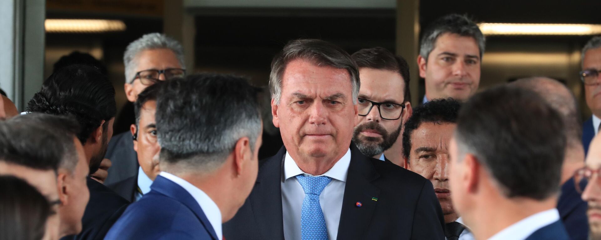 O ex-presidente Jair Bolsonaro durante declaração à imprensa após se tornar réu no STF. Brasília (DF), 26 de março de 2025 - Sputnik Brasil, 1920, 15.07.2025
