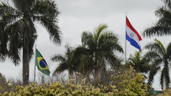 A mistura de línguas e moedas na fronteira entre Brasil e Paraguai - Sputnik Brasil