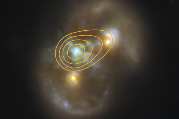Imagem do JWST da Galáxia do Infinito com um contorno mostrando a emissão de rádio do buraco negro supermassivo - Sputnik Brasil