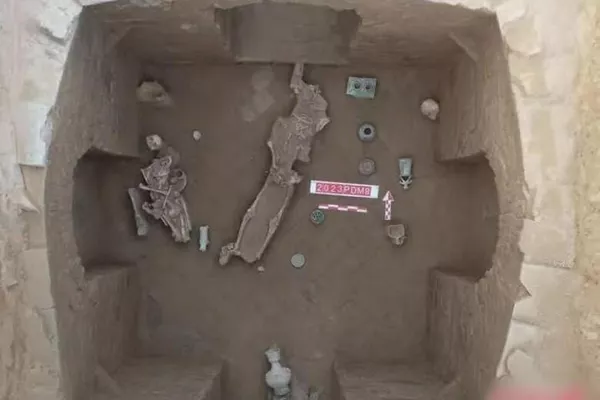 O túmulo da dinastia Tang de Kim Young, príncipe refém do reino coreano de Silla, desenterrado em Xi'an, China - Sputnik Brasil