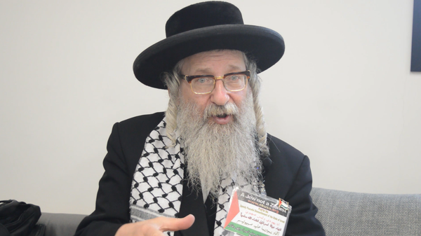 O rabino David Weiss, da organização judaica Neturei Karta International, é contra o Estado de Israel e afirma que sionismo é contra os preceitos da religião - Sputnik Brasil