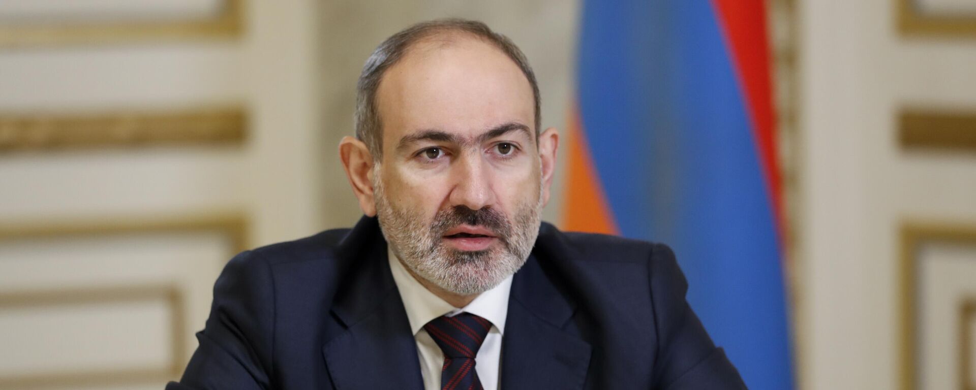 O primeiro-ministro da Armênia, Nikol Pashinyan, discursa à nação em Yerevan, Armênia, em 5 de dezembro de 2020 (foto de arquivo) - Sputnik Brasil, 1920, 23.07.2025