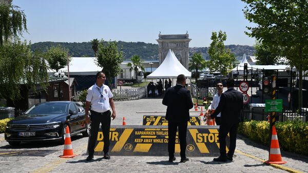 Veja ao vivo a situação perto do palácio Ciragan em Istambul, onde hoje serão conduzidas as negociações russo-ucranianas - Sputnik Brasil