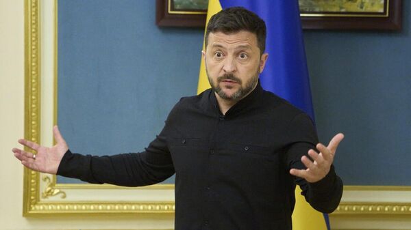 Lei que enfraquece órgãos anticorrupção na Ucrânia gera protestos contra Zelensky - Sputnik Brasil