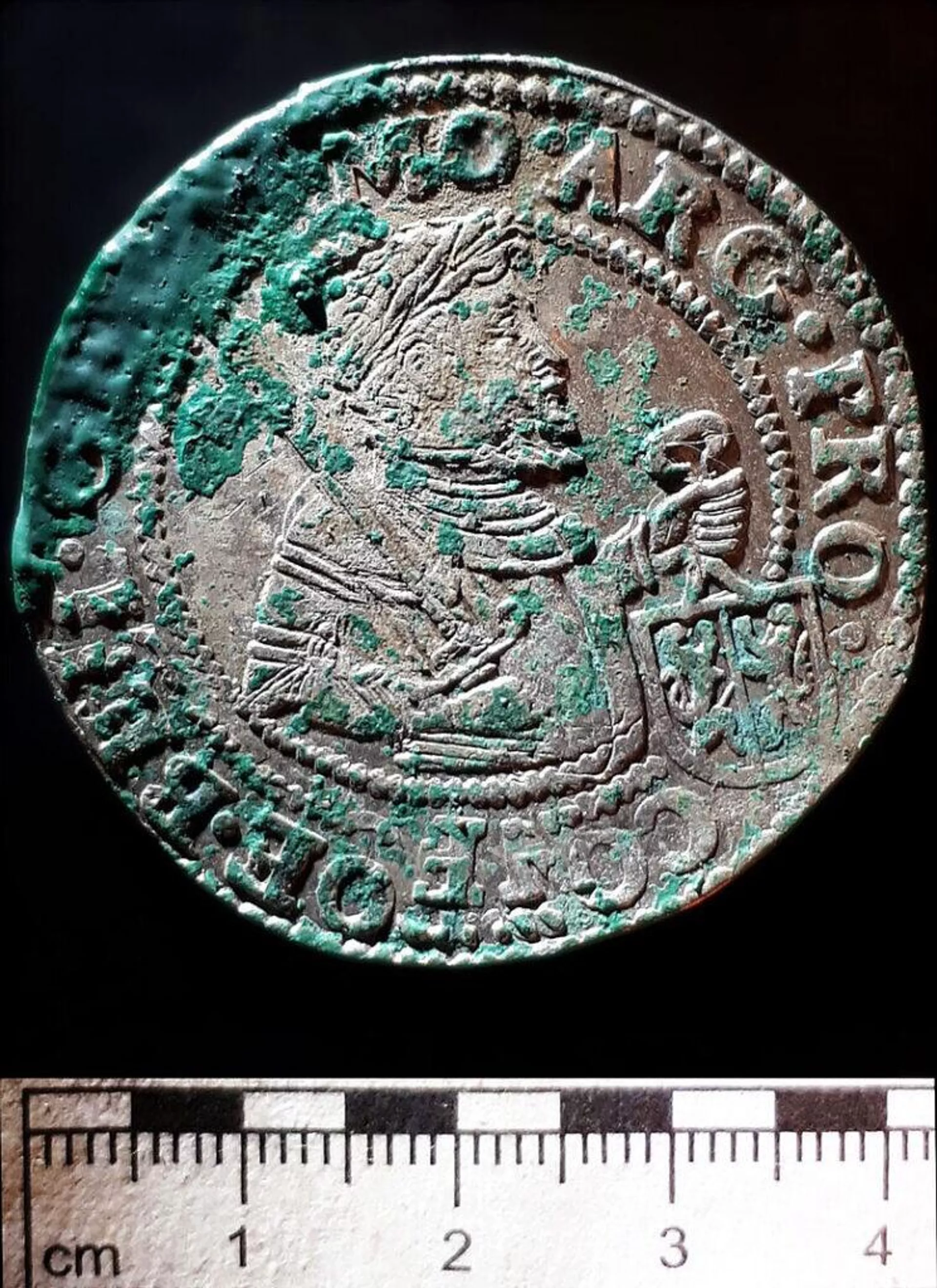 Moedas de prata encontradas durante escavações em Brandenburg, Alemanha. - Sputnik Brasil, 1920, 24.07.2025