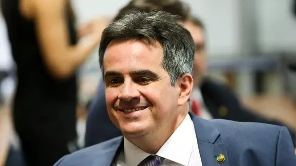 Ciro Nogueira afirma que ligação de Lula para Trump 'não é humilhação' - Sputnik Brasil