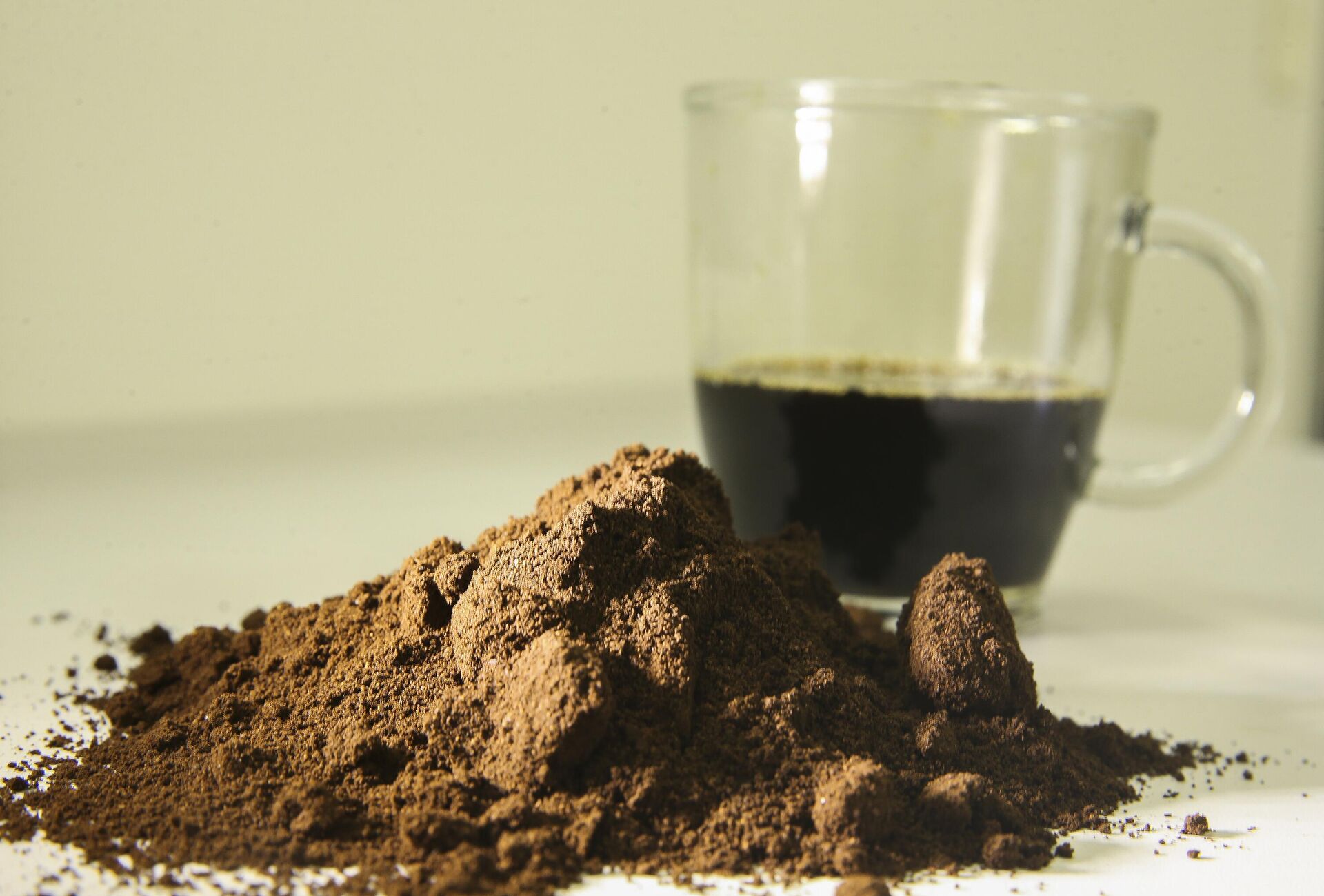 Pequenas torrefações preparam grãos especiais de café - Sputnik Brasil, 1920, 11.09.2025