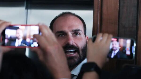 Ex-reitores e professores pedem a cassação de Eduardo Bolsonaro à Câmara - Sputnik Brasil
