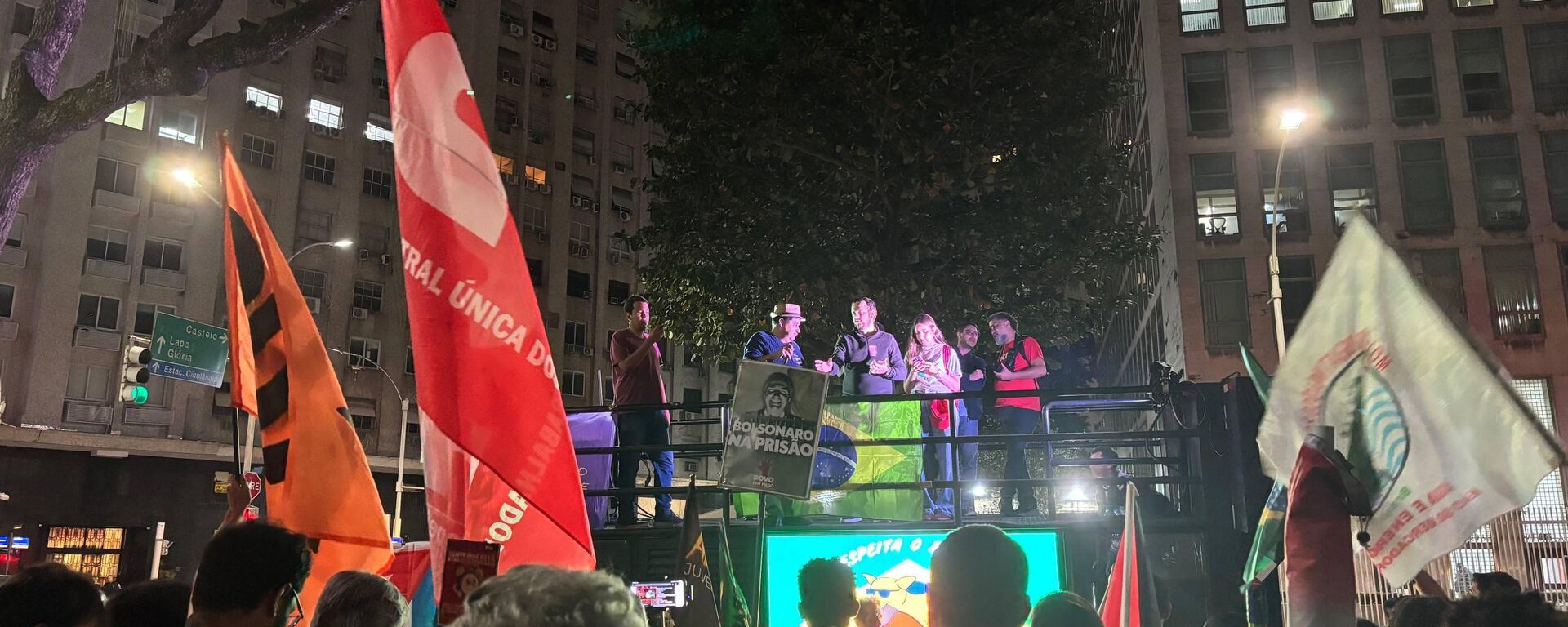 Manifestação pela soberania brasileira em frente ao consulado dos EUA. Rio de Janeiro, 1º de agosto de 2025 - Sputnik Brasil, 1920, 01.08.2025