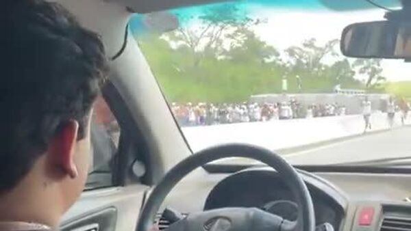 Ônibus com torcedores do Bahia tomba em Pernambuco antes de jogo contra o Sport - Sputnik Brasil