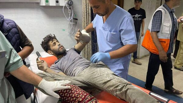 ‼ Um funcionário morreu e outros três ficaram feridos na manhã de domingo (3), no horário local, quando forças israelenses bombardearam a sede da Sociedade do Crescente Vermelho Palestino em Khan Yunis - Sputnik Brasil