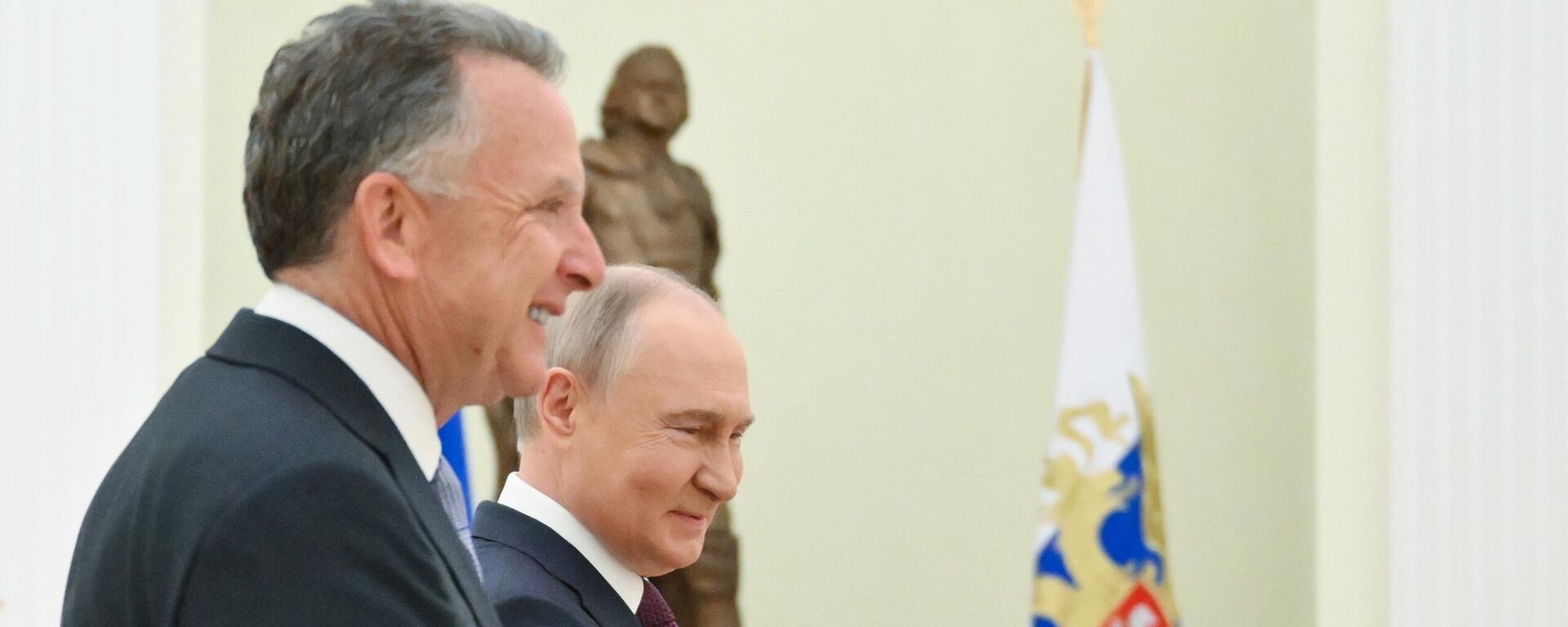 O enviado especial presidencial dos EUA, Steve Witkoff durante reunião com o presidente russo, Vladimir Putin, em 25 de abril de 2025 - Sputnik Brasil, 1920, 09.08.2025