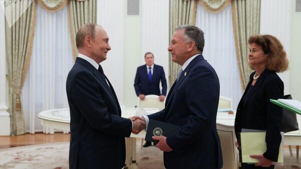 'Diálogo prevalecerá', diz enviado especial do Kremlin após encontro de Vladimir Putin com enviado de Trump, Steve Witkoff - Sputnik Brasil