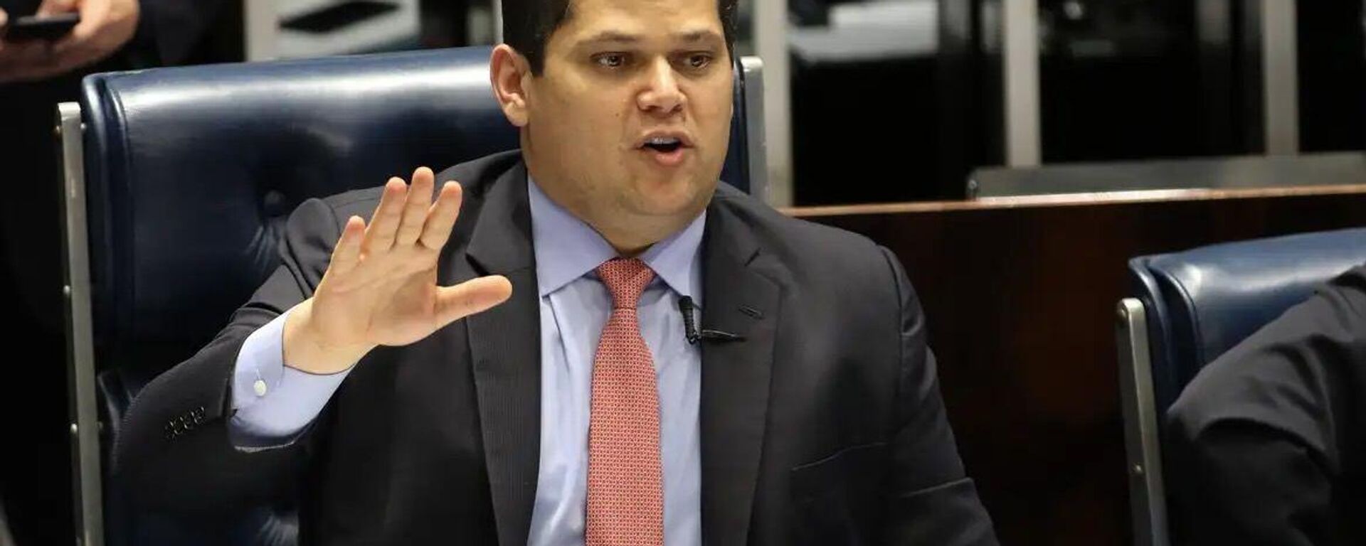 Em meio à paralisação bolsonarista, Alcolumbre convoca sessão virtual para votar isenção do IR - Sputnik Brasil, 1920, 10.08.2025