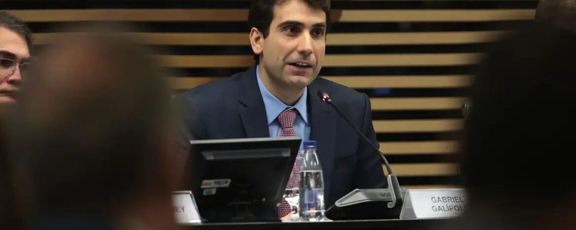 Galípolo defende Pix como ferramenta estratégica e reforça papel do Banco Central na gestão do sistema - Sputnik Brasil, 1920, 07.08.2025