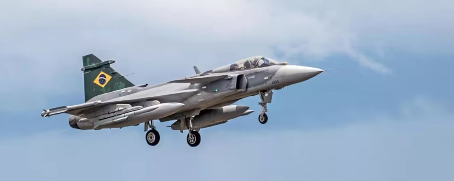 Caça Gripen, da empresa sueca Saab, durante testes em Goiás, em março de 2025 - Sputnik Brasil, 1920, 07.08.2025