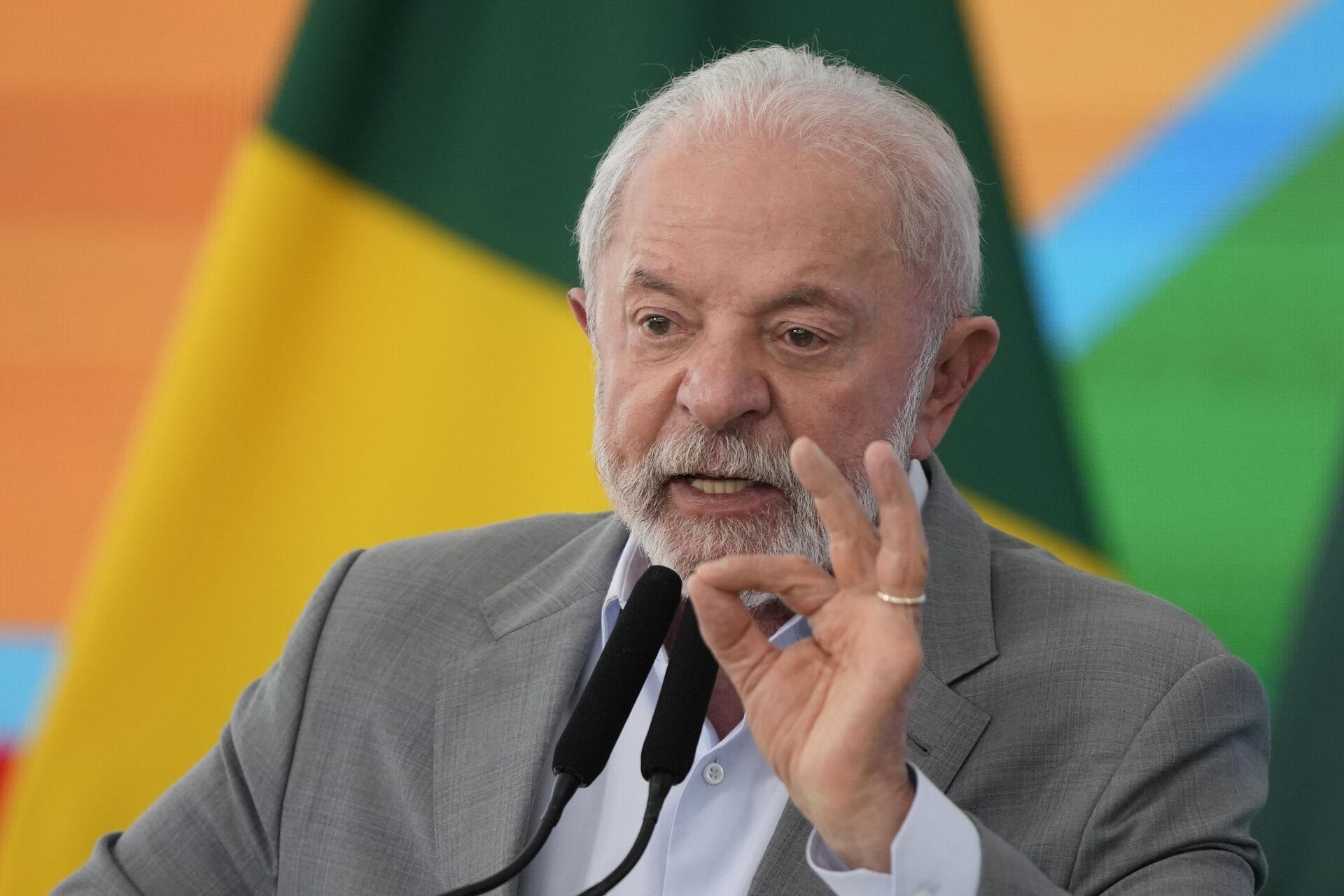 Presidente do Brasil, Luiz Inácio Lula da Silva, fala durante evento no Palácio do Planalto, em Brasília, 1 de agosto de 2025 Presidente do Brasil, Luiz Inácio Lula da Silva, fala durante evento no Palácio do Planalto, em Brasília, 1 de agosto de 2025