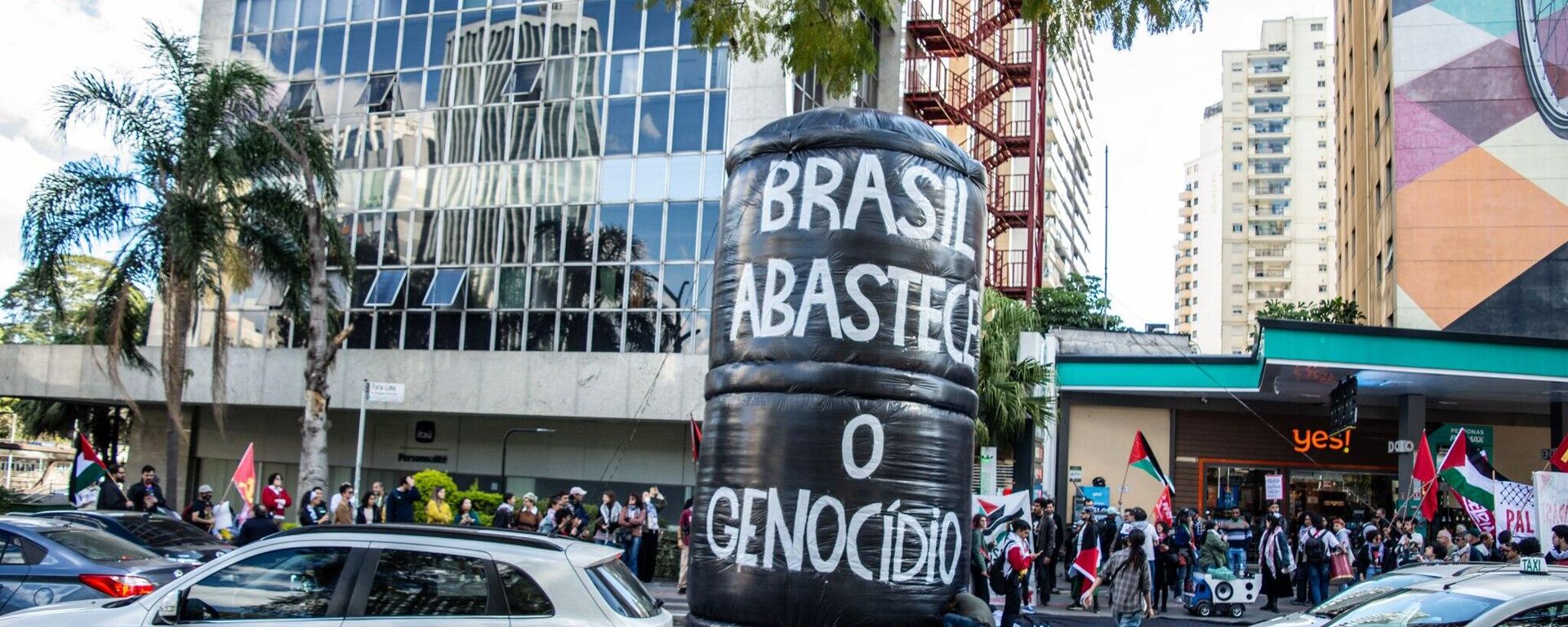 Manifestação em São Paulo cobra que o governo brasileiro rompa relações diplomáticas e econômicas com Israel, em 9 de agosto de 2025 - Sputnik Brasil, 1920, 09.08.2025
