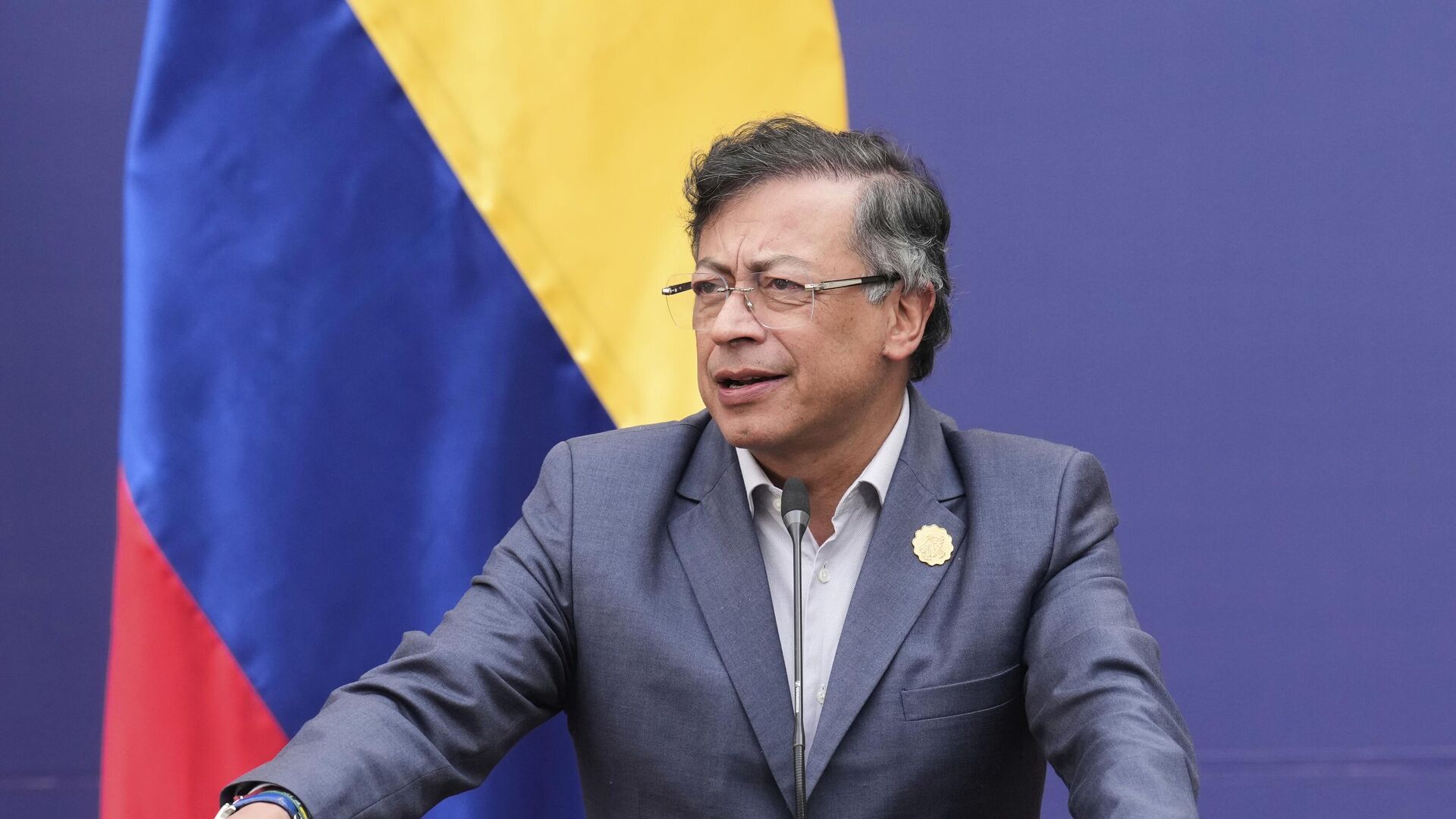 O presidente da Colômbia, Gustavo Petro, faz uma declaração durante um fórum sobre democracia e multilateralismo no palácio de La Moneda, em Santiago, Chile, 21 de julho de 2025. - Sputnik Brasil, 1920, 10.08.2025