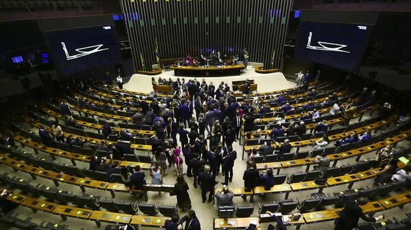 Câmara deixa anistia e mudança no foro privilegiado fora da pauta da semana - Sputnik Brasil