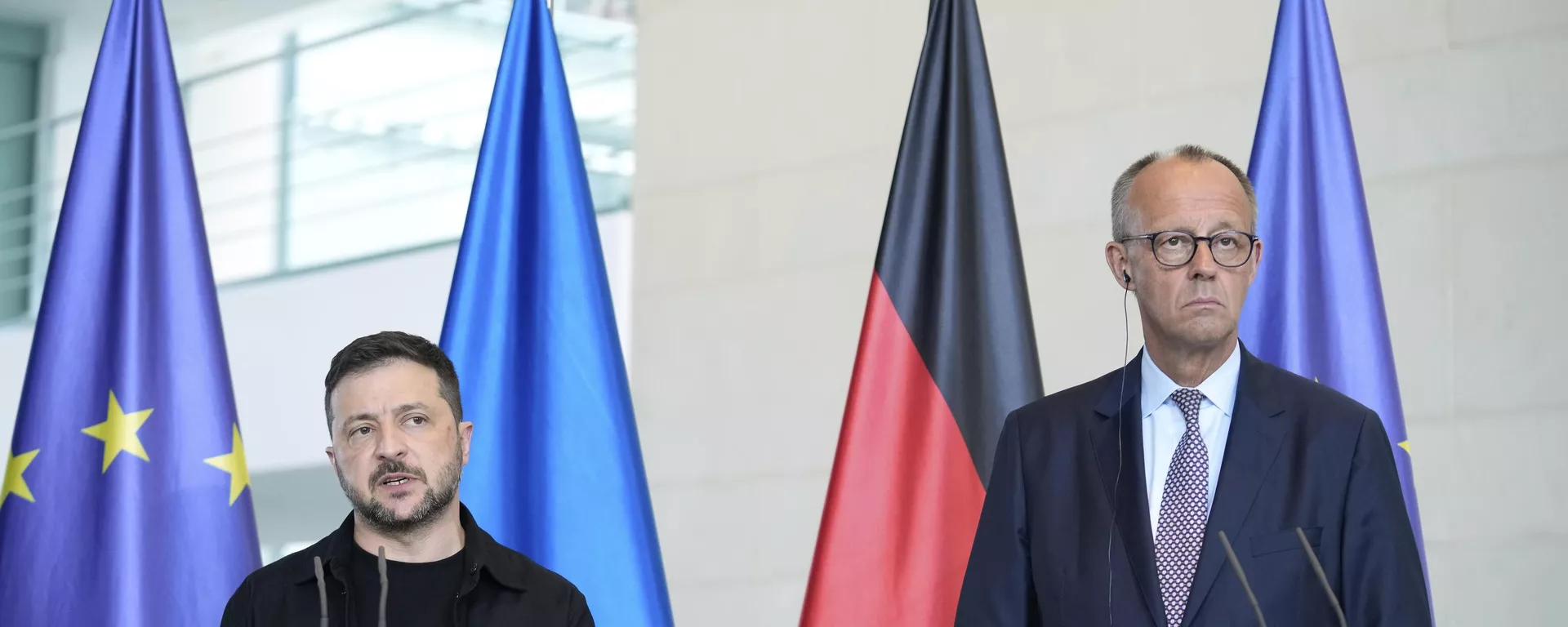 Chanceler alemão, Friedrich Merz, e o líder atual ucraniano, Vladimir Zelensky. - Sputnik Brasil, 1920, 01.09.2025