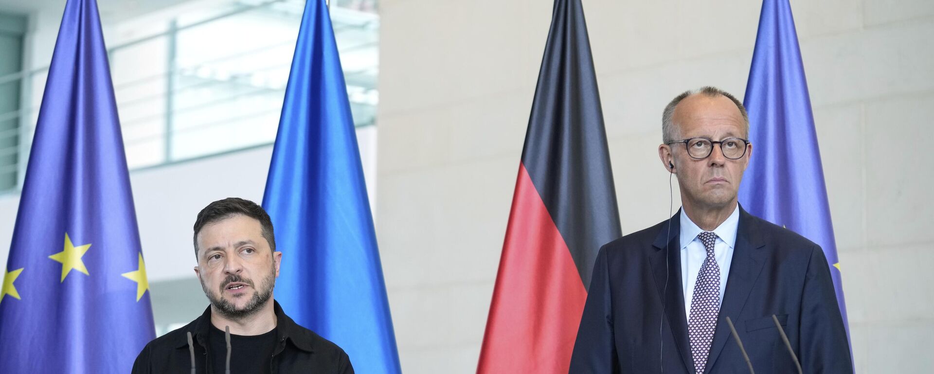 Chanceler alemão, Friedrich Merz, e o líder atual ucraniano, Vladimir Zelensky. - Sputnik Brasil, 1920, 18.10.2025