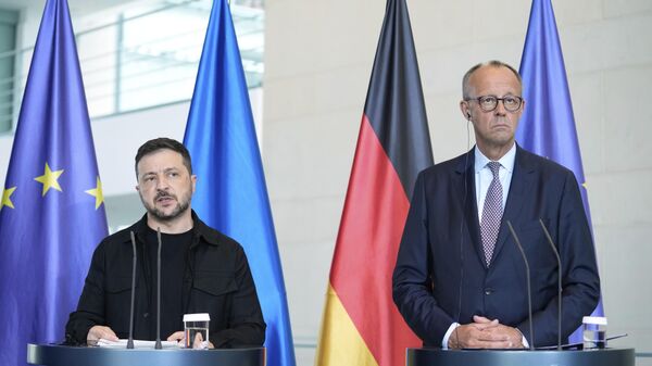 Chanceler alemão, Friedrich Merz, e o líder atual ucraniano, Vladimir Zelensky. - Sputnik Brasil