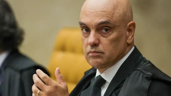 Moraes afirma que é impossível pais controlarem uso das redes sociais dos filhos e cobra responsabilidade das big techs - Sputnik Brasil