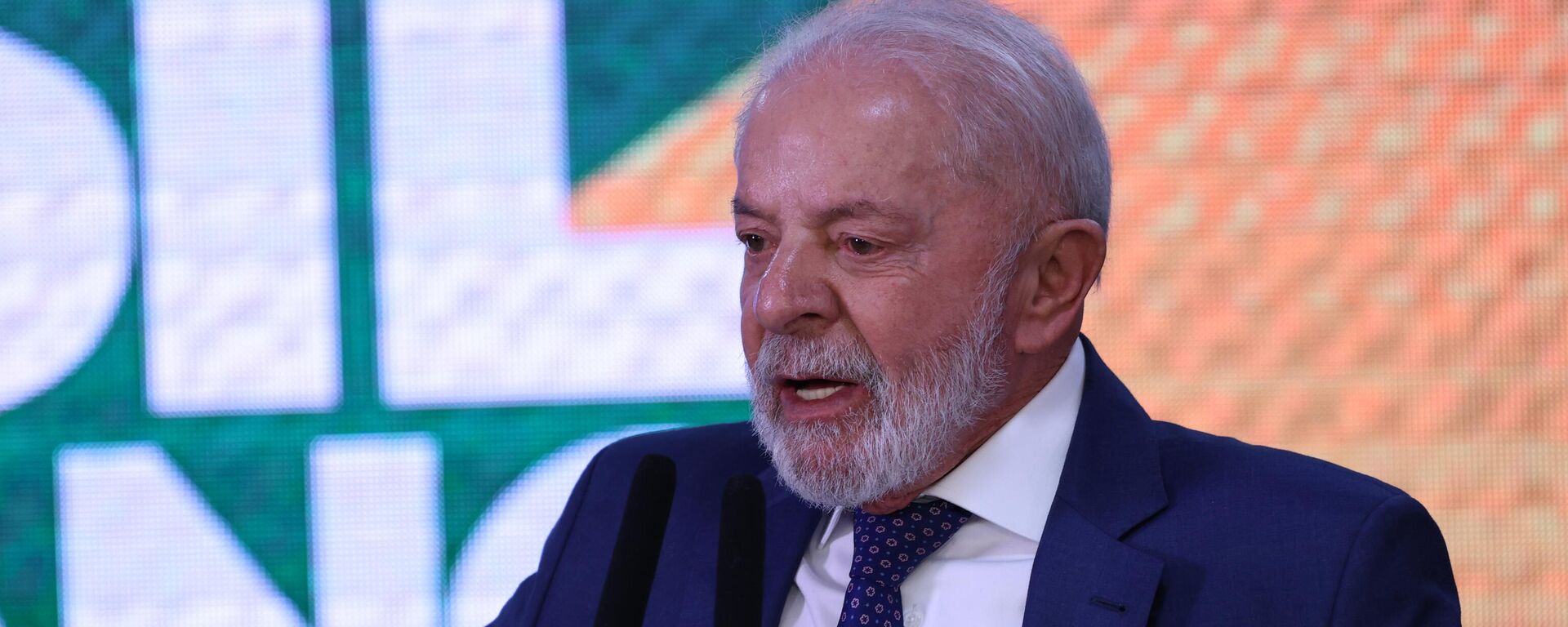 O presidente Luiz Inácio Lula da Silva durante assinatura da medida provisória (MP) do Plano Brasil Soberano, no Palácio do Planalto. Brasília (DF), 13 de agosto de 2025 - Sputnik Brasil, 1920, 14.08.2025