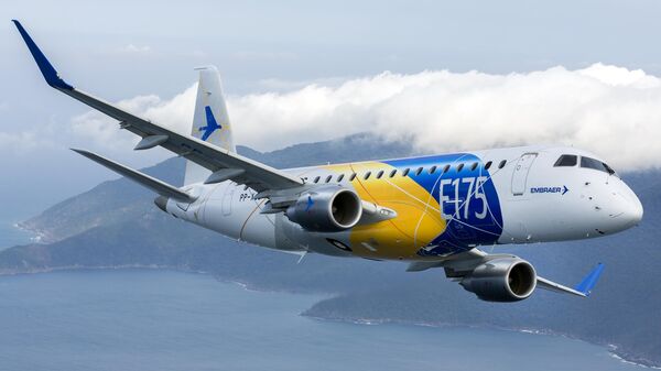 Avião do modelo E-175, da Embraer - Sputnik Brasil