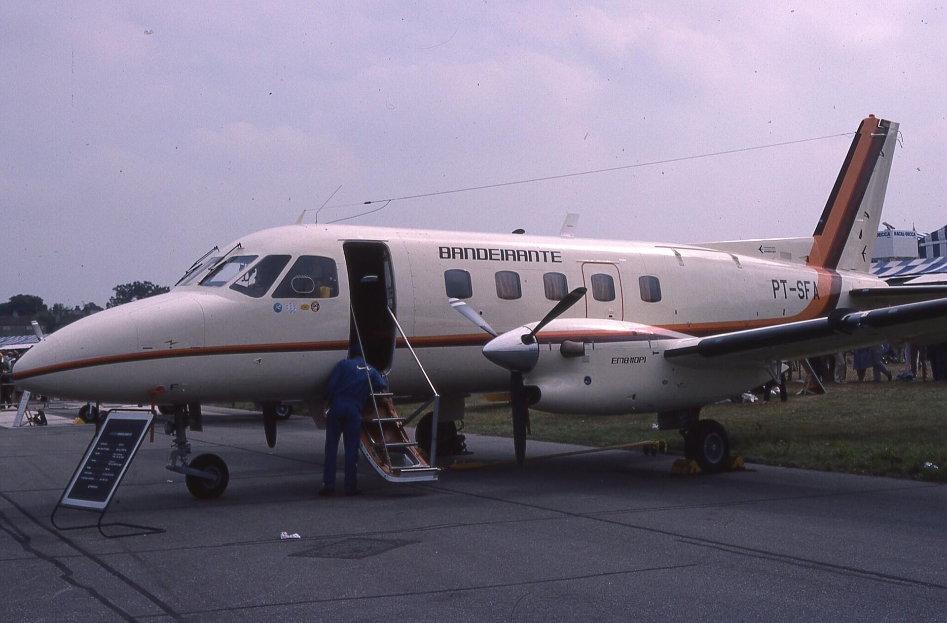 O modelo Embraer Bandeirante emb-110 O modelo Embraer Bandeirante emb-110