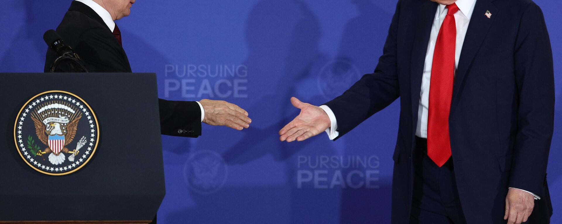 Encontro entre os presidentes Vladimir Putin e Donald Trump no Alasca, EUA, em 15 de agosto de 2025 - Sputnik Brasil, 1920, 16.08.2025