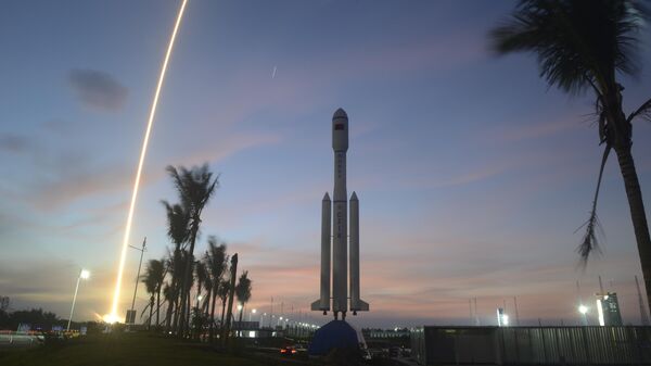 Veículo lançador chinês - Sputnik Brasil