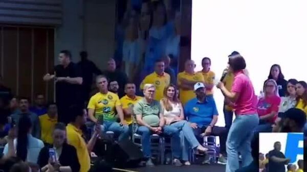 Michelle chama Lula de 'pinguço' e diz que brasileiro precisa se libertar da 'burrice política' - Sputnik Brasil