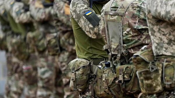 Muitos dos mercenários colombianos querem abandonar serviço militar na Ucrânia, diz analista - Sputnik Brasil