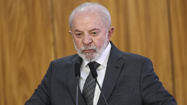 O presidente do Brasil, Luiz Inácio Lula da Silva, durante cerimônia de assinatura de atos e declaração à imprensa. Brasília (DF), 18 de agosto de 2025 - Sputnik Brasil