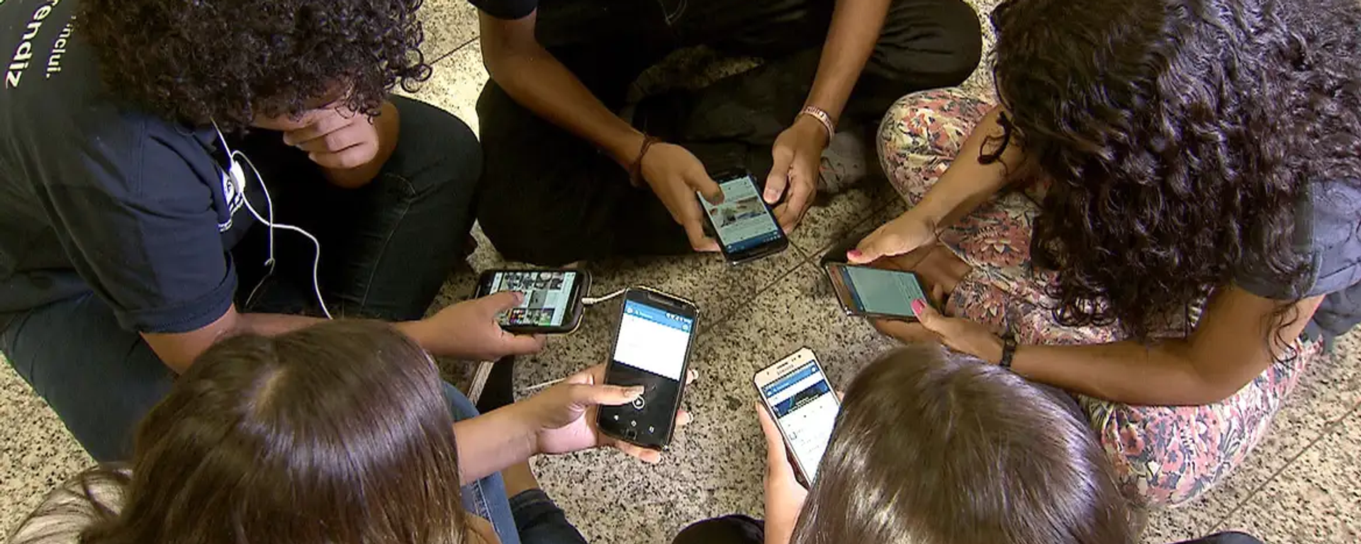 Congresso Nacional deseja regulamentar redes sociais para aperfeiçoar a proteção a crianças e adolescentes - Sputnik Brasil, 1920, 19.08.2025