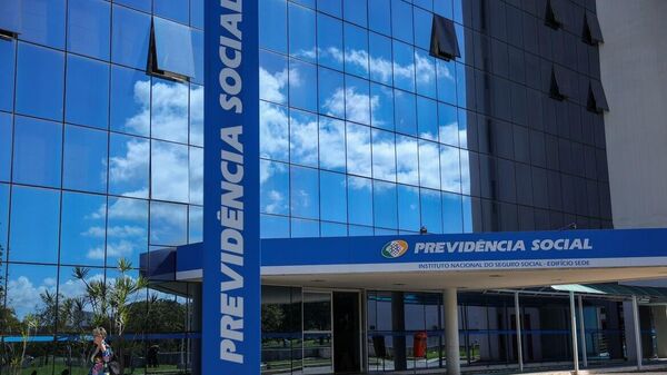 Oposição vence e Carlos Viana assume presidência da CPI do INSS - Sputnik Brasil