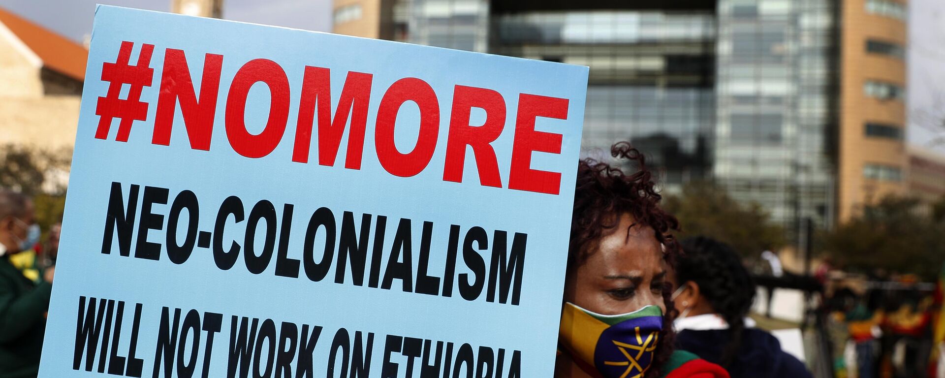 Protestos de comunidade etíope no Líbano em frente à unidade das Nações Unidas contra a intervenção de potências europeias no país. Beirute, 5 de dezembro de 2021 - Sputnik Brasil, 1920, 20.08.2025
