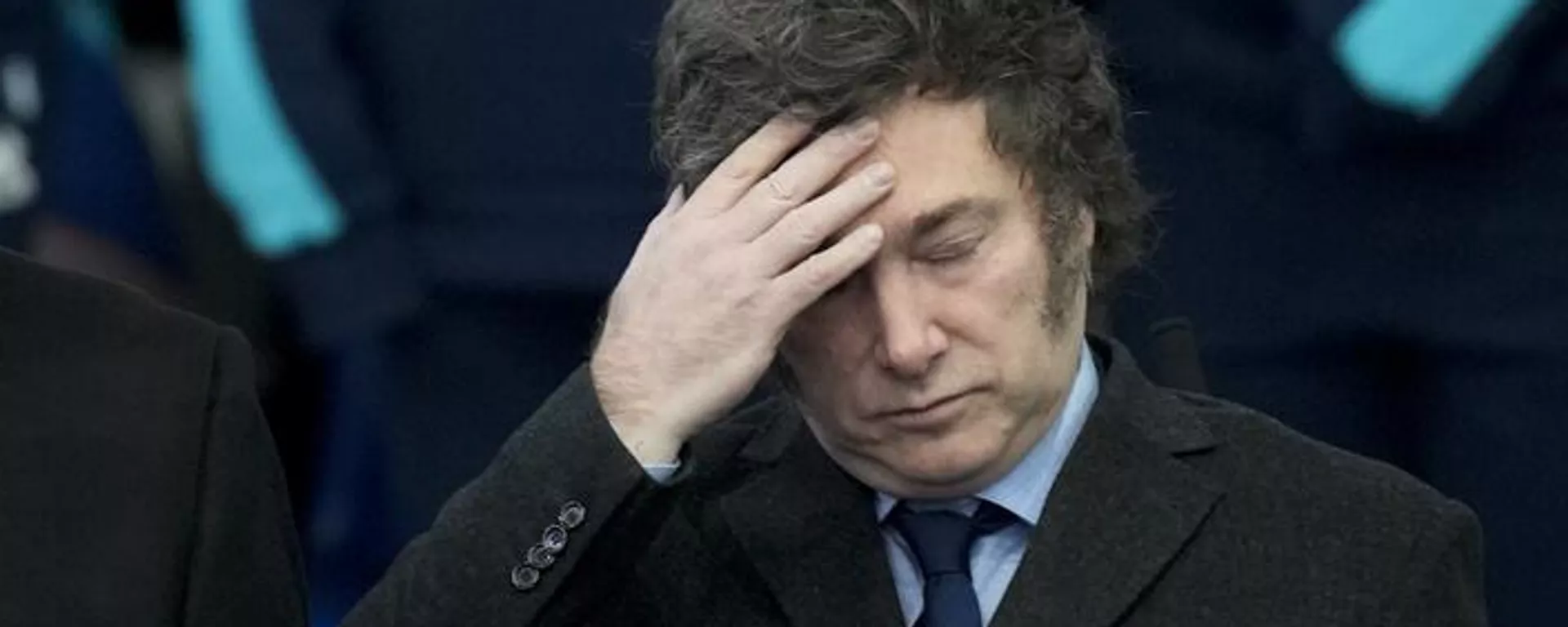 O presidente argentino Javier Milei (D), e o chefe de gabinete Guillermo Francos participam de uma cerimônia para cumprimentar os atletas que competirão nos Jogos Olímpicos de Paris, em Buenos Aires, Argentina, 5 de julho de 2024 - Sputnik Brasil, 1920, 21.08.2025