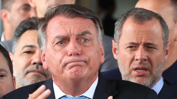 O ex-presidente Jair Bolsonaro (PL) fala à imprensa após virar réu no Supremo Tribunal Federal (STF), em 26 de março de 2025 - Sputnik Brasil