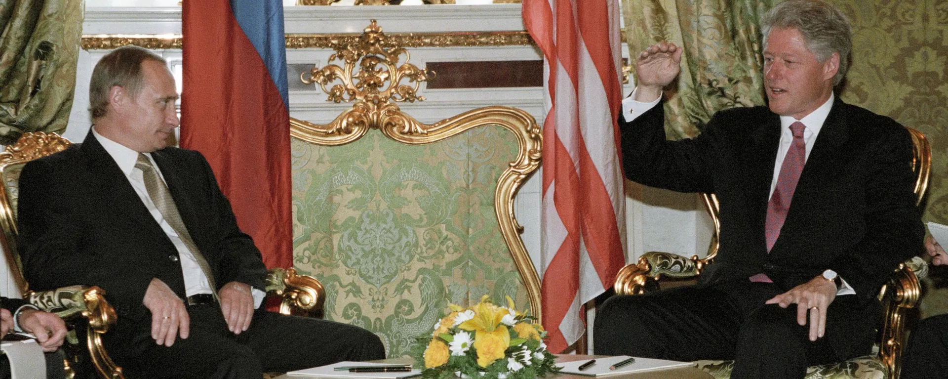 07.04.2000 O presidente da Federação Russa, Vladimir Putin (à esquerda), e o presidente dos Estados Unidos, Bill Clinton (à direita), durante a reunião de alto nível entre a Rússia e os Estados Unidos. Sergei Velichkin / RIA Novosti - Sputnik Brasil, 1920, 22.08.2025